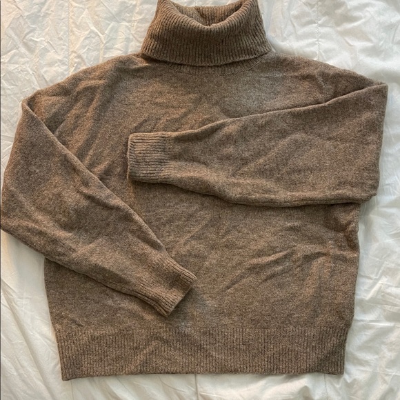 H&M Sweaters - H&M Women’s Taupe Turtleneck Sweater